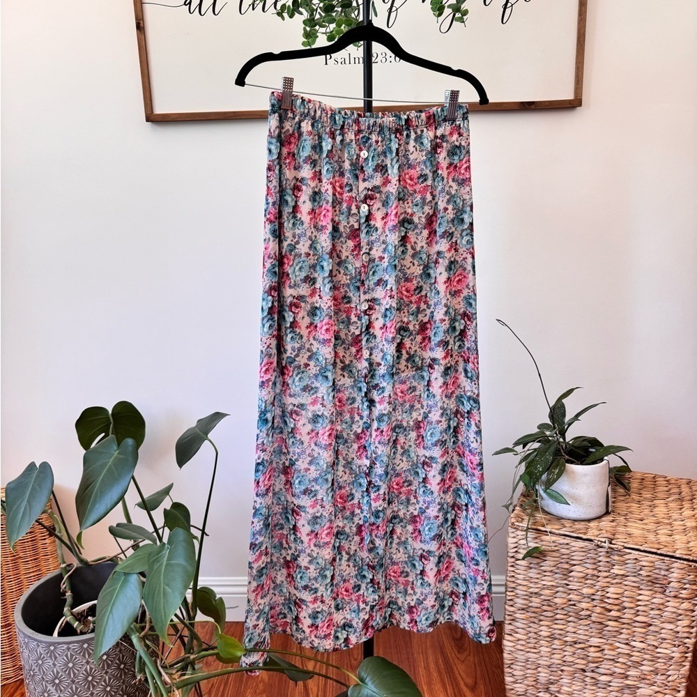 Lovely floral flowy button down skirt